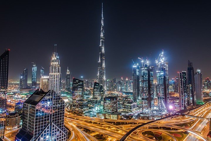 Dubai Futuristic Wonders & Desert Glamour